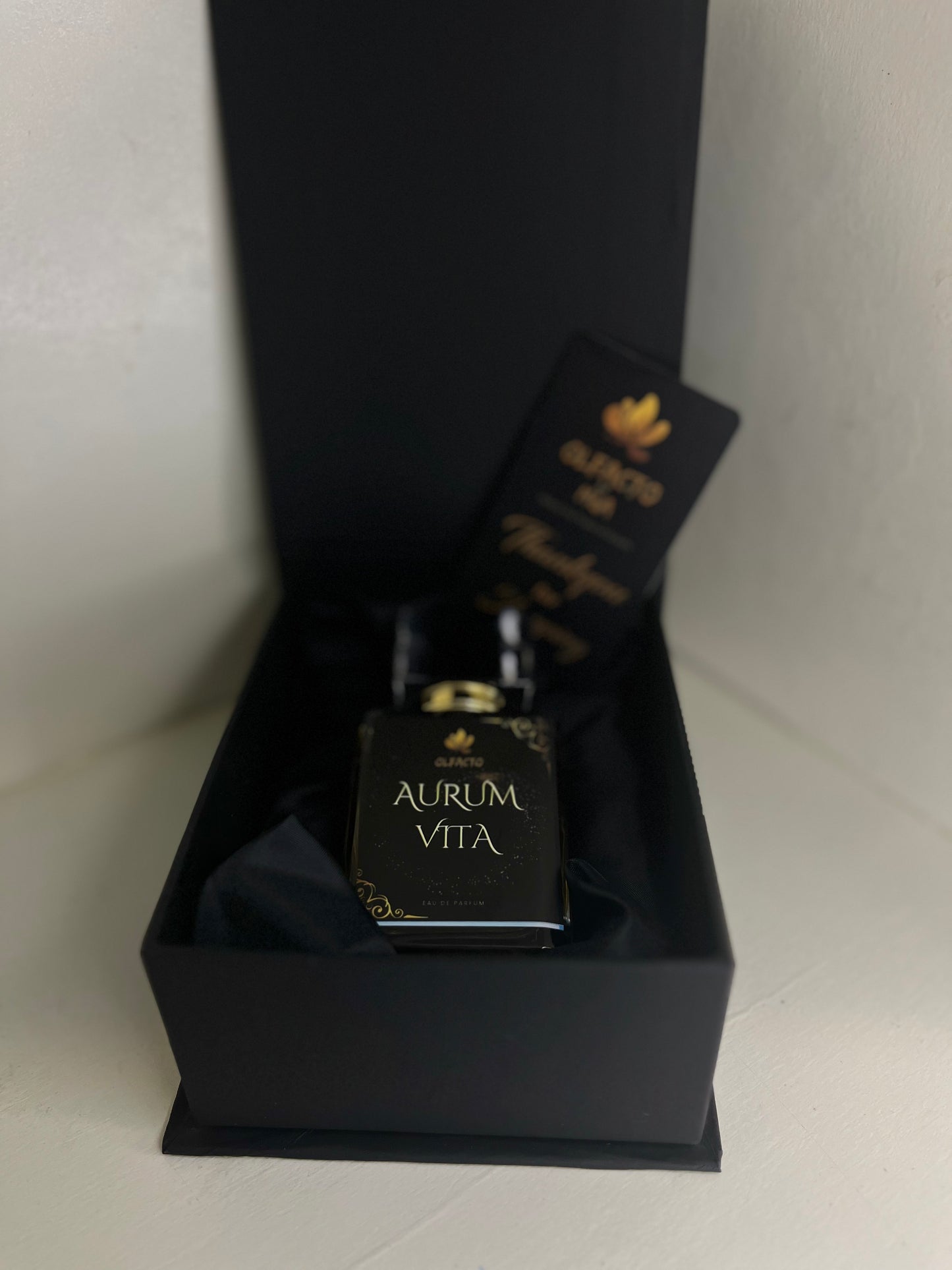 Aurum Vita – Golden Essence Perfume